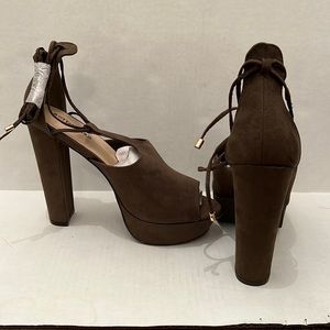 JustFabulous lace up heels